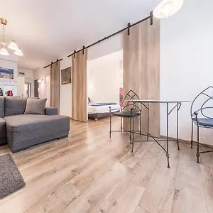 Sandra Close To Chain Bridge Apartman